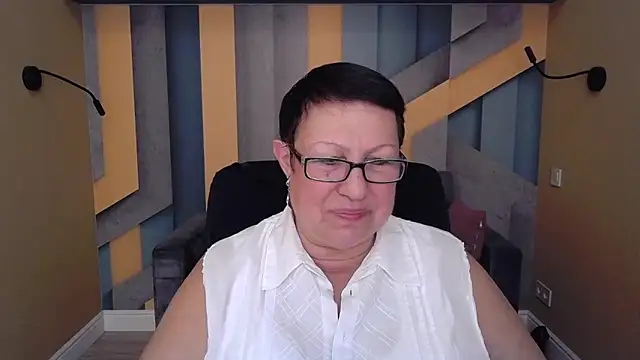 BarbaraTurners online show from 10/10/25, 06:31