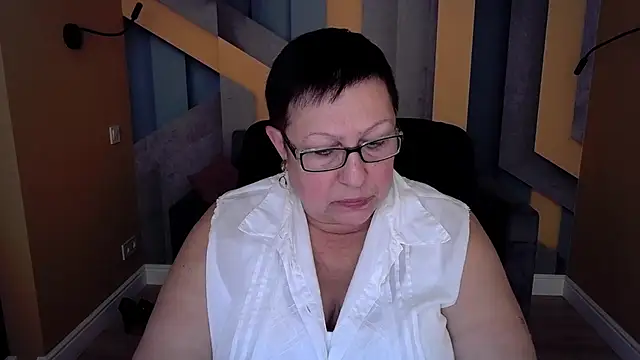 BarbaraTurners online show from 10/27/25, 07:37