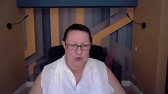 BarbaraTurners online show from 11/16/25, 12:32