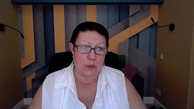 BarbaraTurners online show from 10/13/25, 06:53