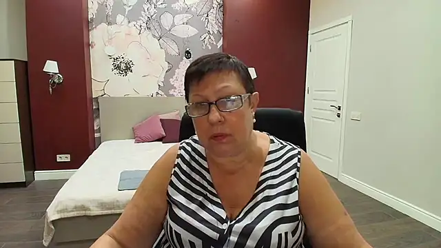 BarbaraTurners online show from 09/22/25, 06:36