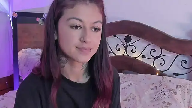 Snapshot of noemi_foxxx chatting on 10/07/25, 01:45 noemi foxxx online show from 10/07/25, 01:45
