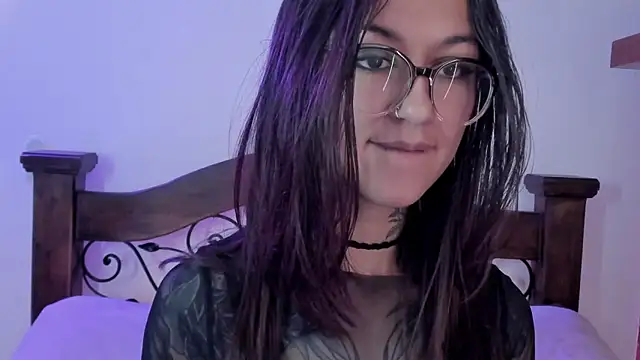 Snapshot of noemi_foxxx chatting on 12/14/24, 10:24 noemi foxxx online show from 12/14/24, 10:24