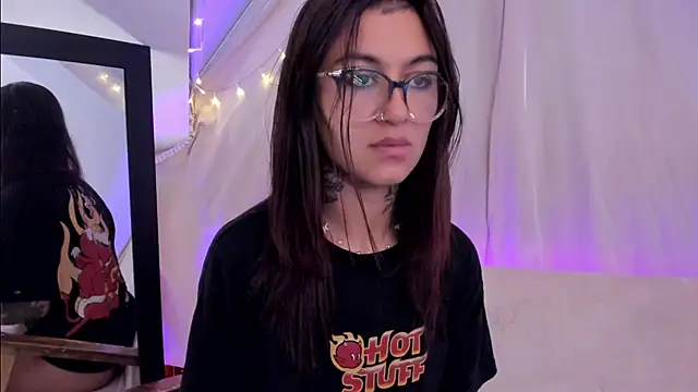 Snapshot of noemi_foxxx chatting on 02/25/25, 03:42 noemi foxxx online show from 02/25/25, 03:42