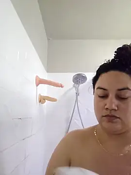 Snapshot of honeeyyy_pot chatting on 02/21/26, 06:59 honeeyyy pot online show from 02/21/26, 06:59