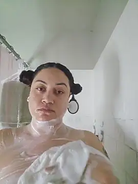 Snapshot of honeeyyy_pot chatting on 11/30/25, 08:37 honeeyyy pot online show from 11/30/25, 08:37