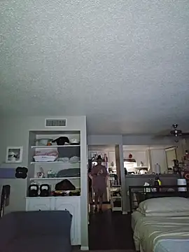 Snapshot of honeeyyy_pot chatting on 11/29/25, 08:25 honeeyyy pot online show from 11/29/25, 08:25