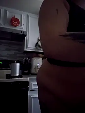 Snapshot of honeeyyy_pot chatting on 02/19/26, 05:43 honeeyyy pot online show from 02/19/26, 05:43