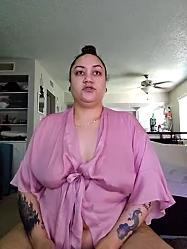 Snapshot of honeeyyy_pot chatting on 02/10/26, 07:35 honeeyyy pot online show from 02/10/26, 07:35