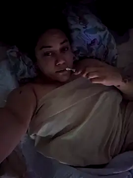 Snapshot of honeeyyy_pot chatting on 02/20/26, 06:54 honeeyyy pot online show from 02/20/26, 06:54