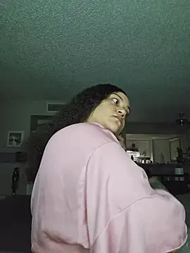 Snapshot of honeeyyy_pot chatting on 11/17/25, 07:12 honeeyyy pot online show from 11/17/25, 07:12