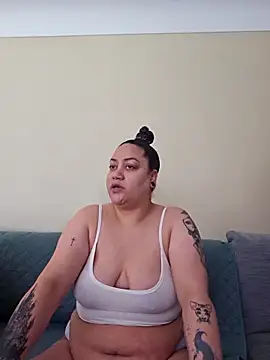 Snapshot of honeeyyy_pot chatting on 03/28/26, 07:37 honeeyyy pot online show from 03/28/26, 07:37