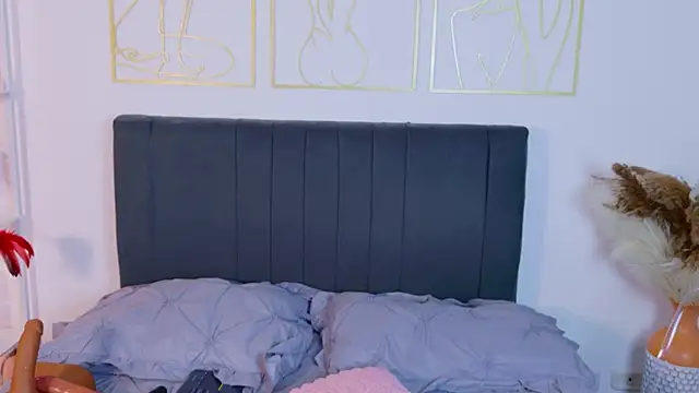 summer holiday online show from 04/13/26, 05:44