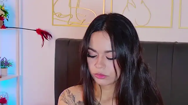 summer holiday online show from 11/29/25, 08:14