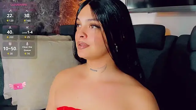 Emmaa Saenz  online show from 05/28/26, 10:15