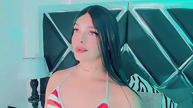 Emmaa Saenz  online show from 12/02/25, 06:09