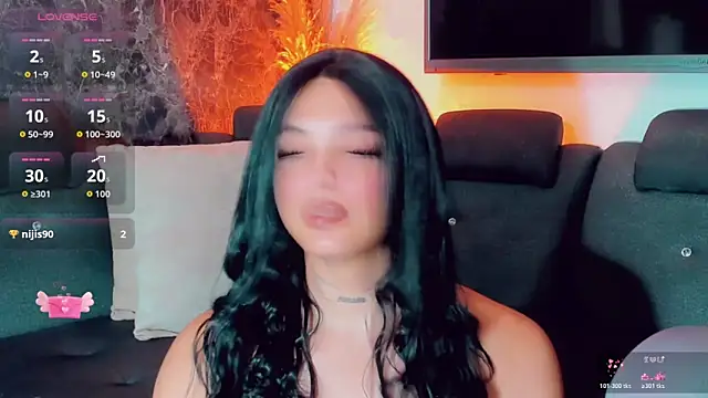 Emmaa Saenz  online show from 05/19/26, 01:56
