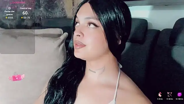 Snapshot of Emmaa_Saenz_ chatting on 06/17/26, 11:47 Emmaa Saenz online show from 06/17/26, 11:47