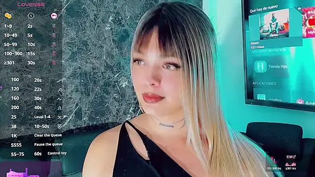 Emmaa Saenz  online show from 02/09/26, 11:03