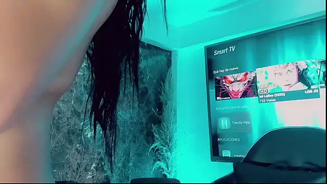 Emmaa Saenz  online show from 11/22/25, 10:30