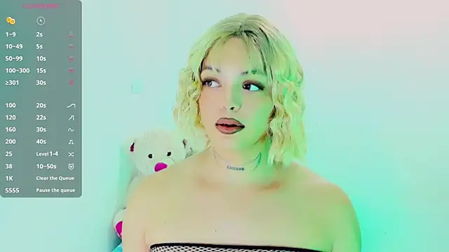 Emmaa Saenz  online show from 03/09/26, 10:13