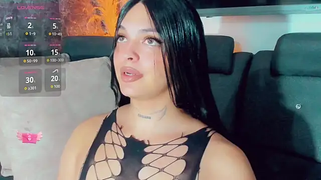 Emmaa Saenz  online show from 05/30/26, 10:37