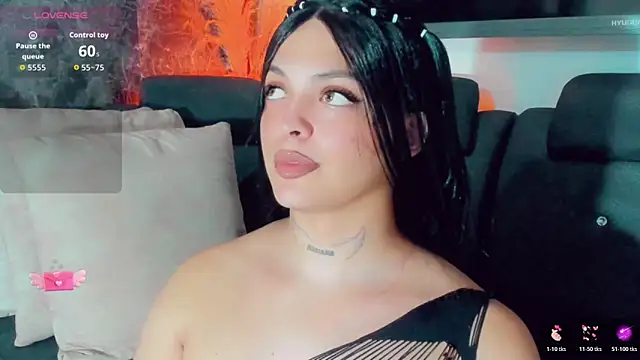 Emmaa Saenz  online show from 05/31/26, 10:10