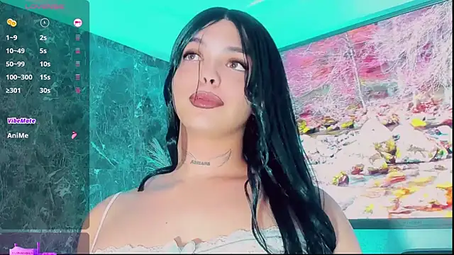 Snapshot of Emmaa_Saenz_ chatting on 10/18/25, 12:01 Emmaa Saenz online show from 10/18/25, 12:01
