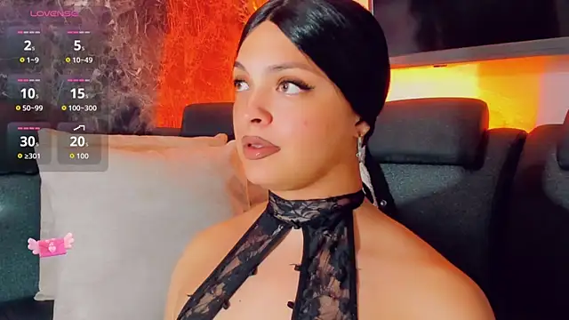 Emmaa Saenz  online show from 05/25/26, 11:14