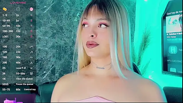 Emmaa Saenz  online show from 12/16/25, 08:02