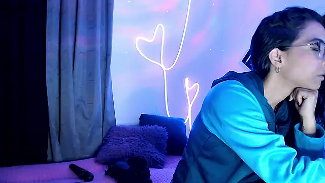 agatha lovee online show from 02/18/25, 10:58