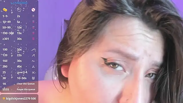 Snapshot of Roxxanne_Bail chatting on 12/12/24, 11:03 Roxxanne Bail online show from 12/12/24, 11:03