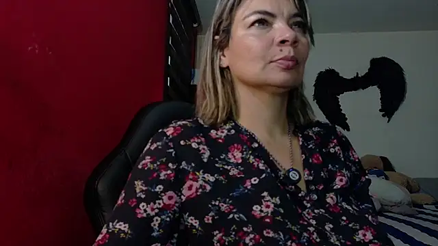 charlotedoll online show from 05/12/26, 10:49