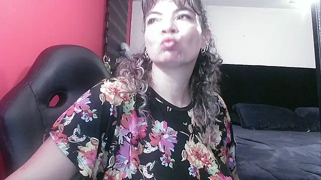 charlotedoll online show from 10/15/25, 05:17