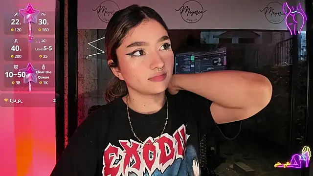 Snapshot of Arianavillada chatting on 03/17/25, 03:14 Arianavillada online show from 03/17/25, 03:14