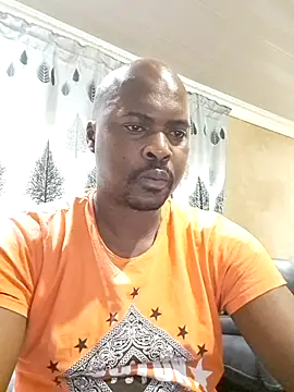 Snapshot of Lows2112 chatting on 11/06/25, 08:02 Lows2112 online show from 11/06/25, 08:02