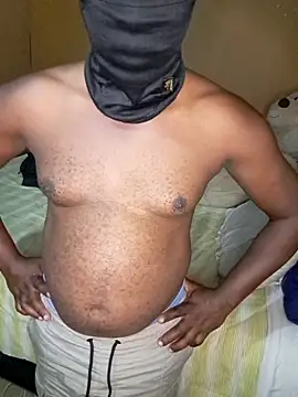 Snapshot of Lows2112 chatting on 03/14/26, 06:14 Lows2112 online show from 03/14/26, 06:14