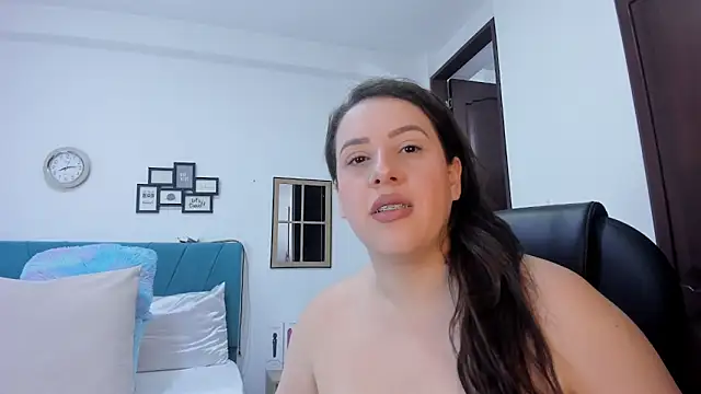 kamila lopez online show from 10/24/25, 09:25