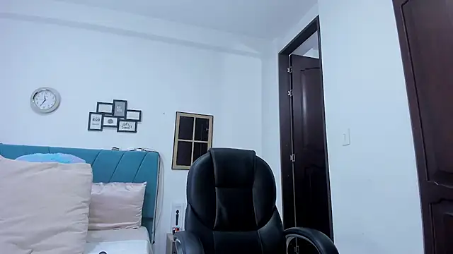 kamila lopez online show from 11/30/25, 07:03