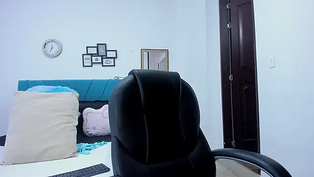 kamila lopez online show from 02/12/26, 08:30