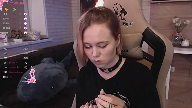 Snapshot of lucy_mirror chatting on 09/09/25, 08:29 lucy mirror online show from 09/09/25, 08:29