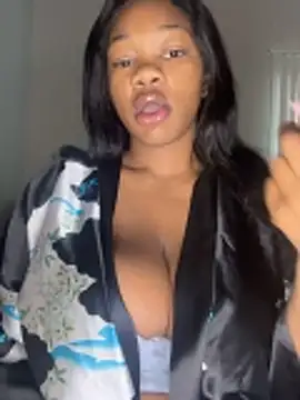 CharismaaBanx online show from 04/12/26, 03:04