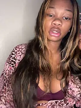 Snapshot of CharismaaBanx chatting on 12/08/24, 10:41 CharismaaBanx online show from 12/08/24, 10:41