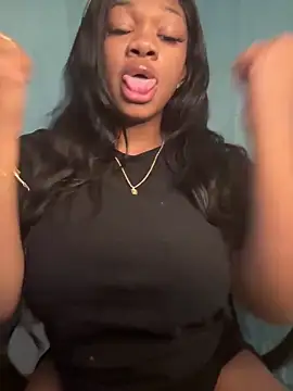 Snapshot of CharismaaBanx chatting on 01/10/25, 08:07 CharismaaBanx online show from 01/10/25, 08:07