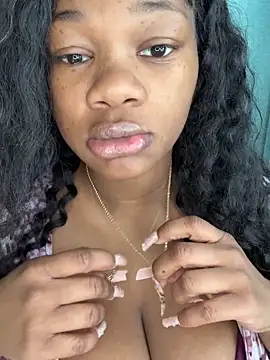 Snapshot of CharismaaBanx chatting on 02/19/25, 06:43 CharismaaBanx online show from 02/19/25, 06:43