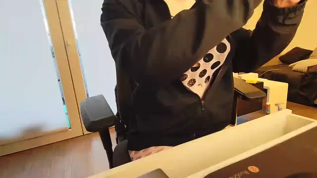 Snapshot of Hot_ToyBoy6974 chatting on 01/04/25, 03:07 Hot ToyBoy6974 online show from 01/04/25, 03:07