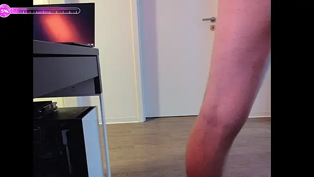 Hot ToyBoy6974 online show from 11/08/25, 03:26