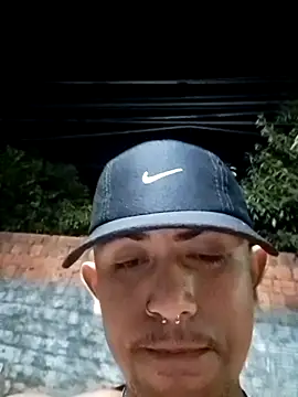 Snapshot of Menezes2105 chatting on 04/03/26, 10:16 Menezes2105 online show from 04/03/26, 10:16