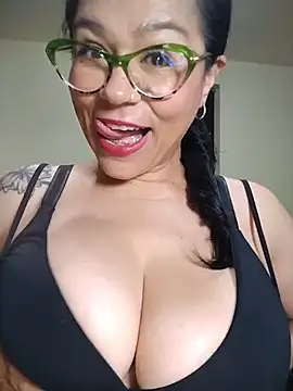 Snapshot of naughty_doll_horny chatting on 05/26/26, 10:24 naughty doll horny online show from 05/26/26, 10:24