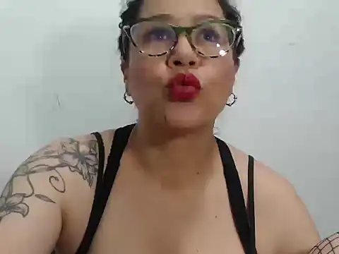 Snapshot of naughty_doll_horny chatting on 10/11/25, 08:37 naughty doll horny online show from 10/11/25, 08:37